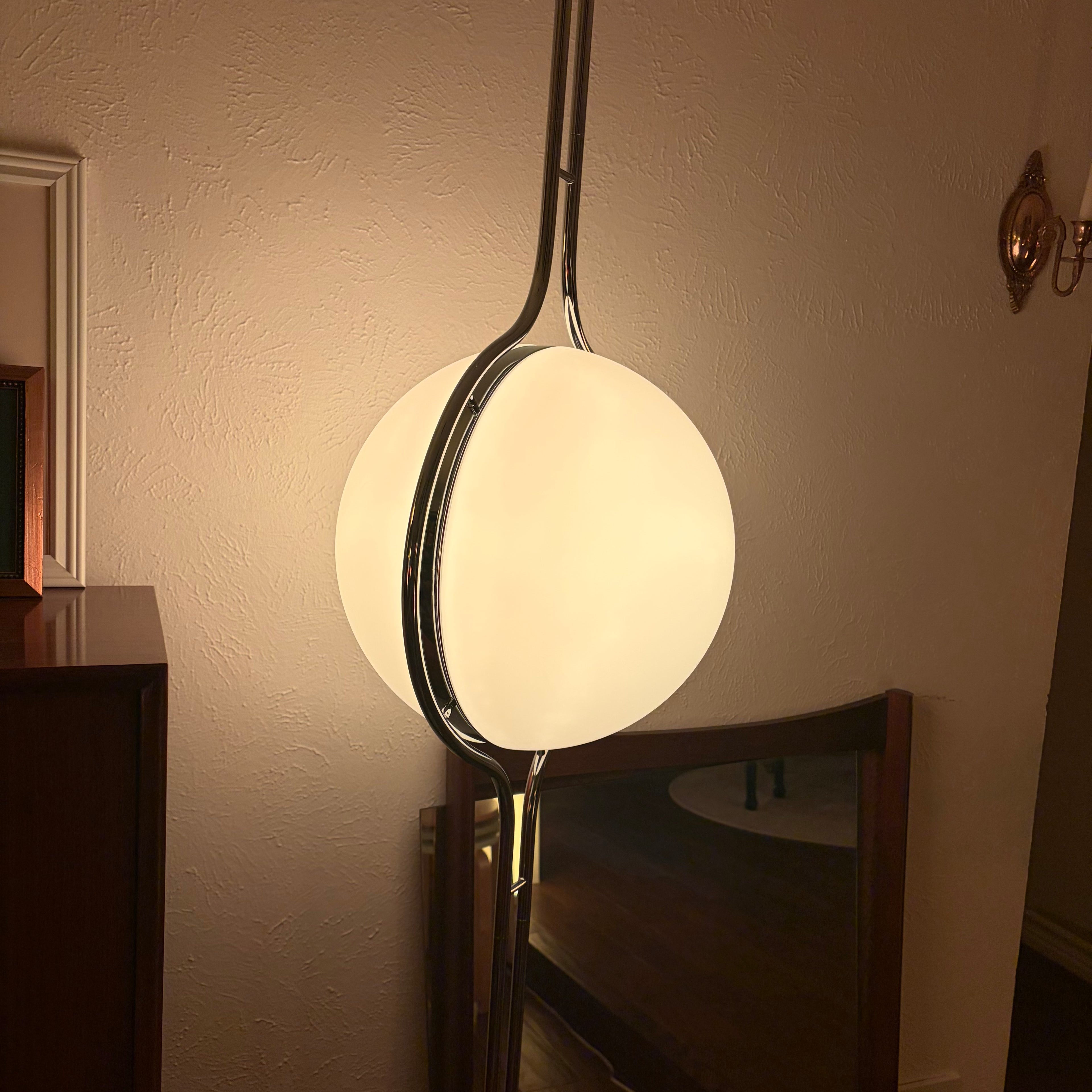 Sauron Tension Orb Lamp